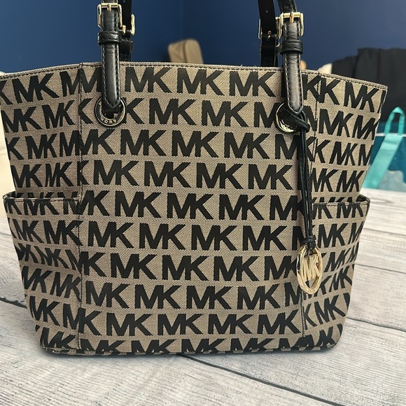 Michael Kors Vintage Canvas Tote - Picture 7 of 11